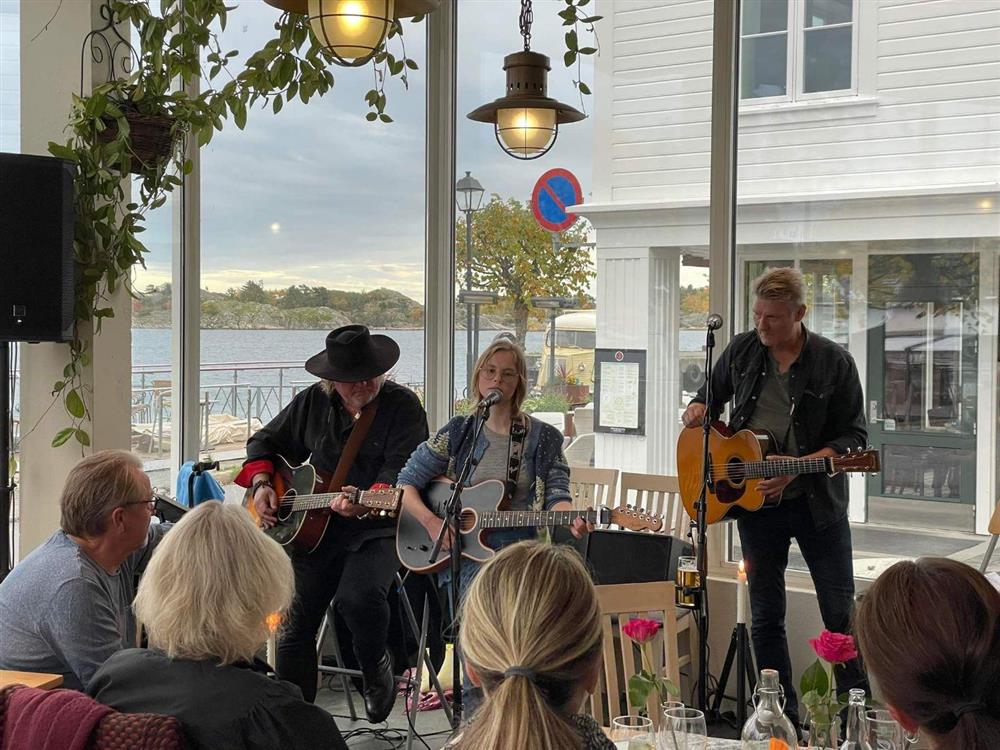 Bilde av konsert på Stranden - Klikk for stort bilde